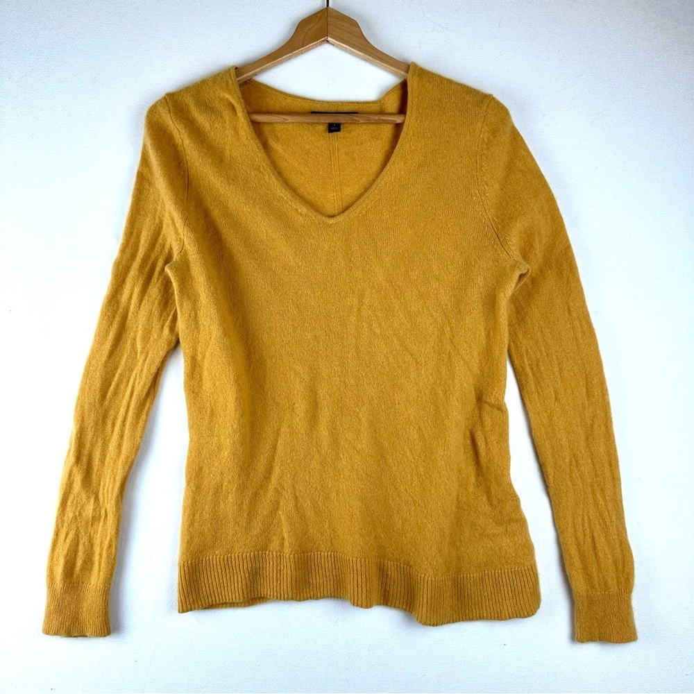 41 Hawthron V-Neck Cashmere Sweater Office Quiet Luxury